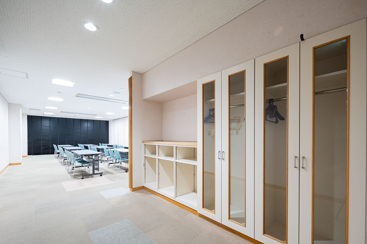 視聴覚室B (4F)